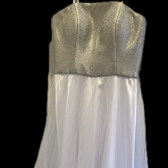 Elegant Girls Party Gown ~NEVER WORN!!! ~Simply Gorgeous Make Me An OFFER!! - Picture 11 of 12